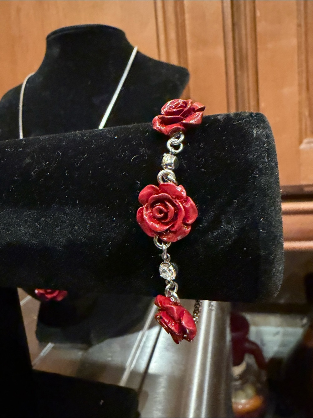 Red Rose Chain Bracelet – Women Jewelry